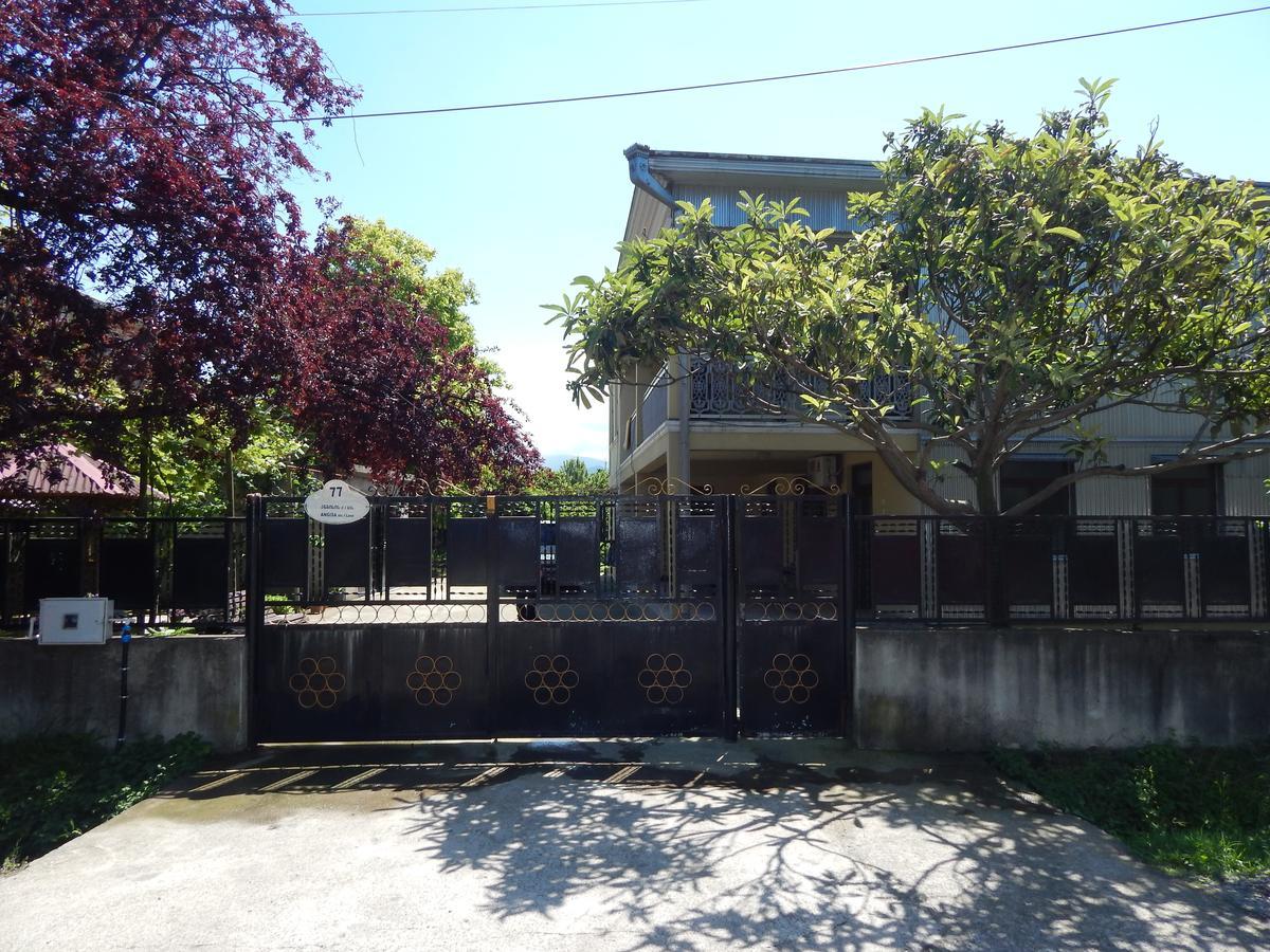 Guest House On Angisa Batumi Exterior foto